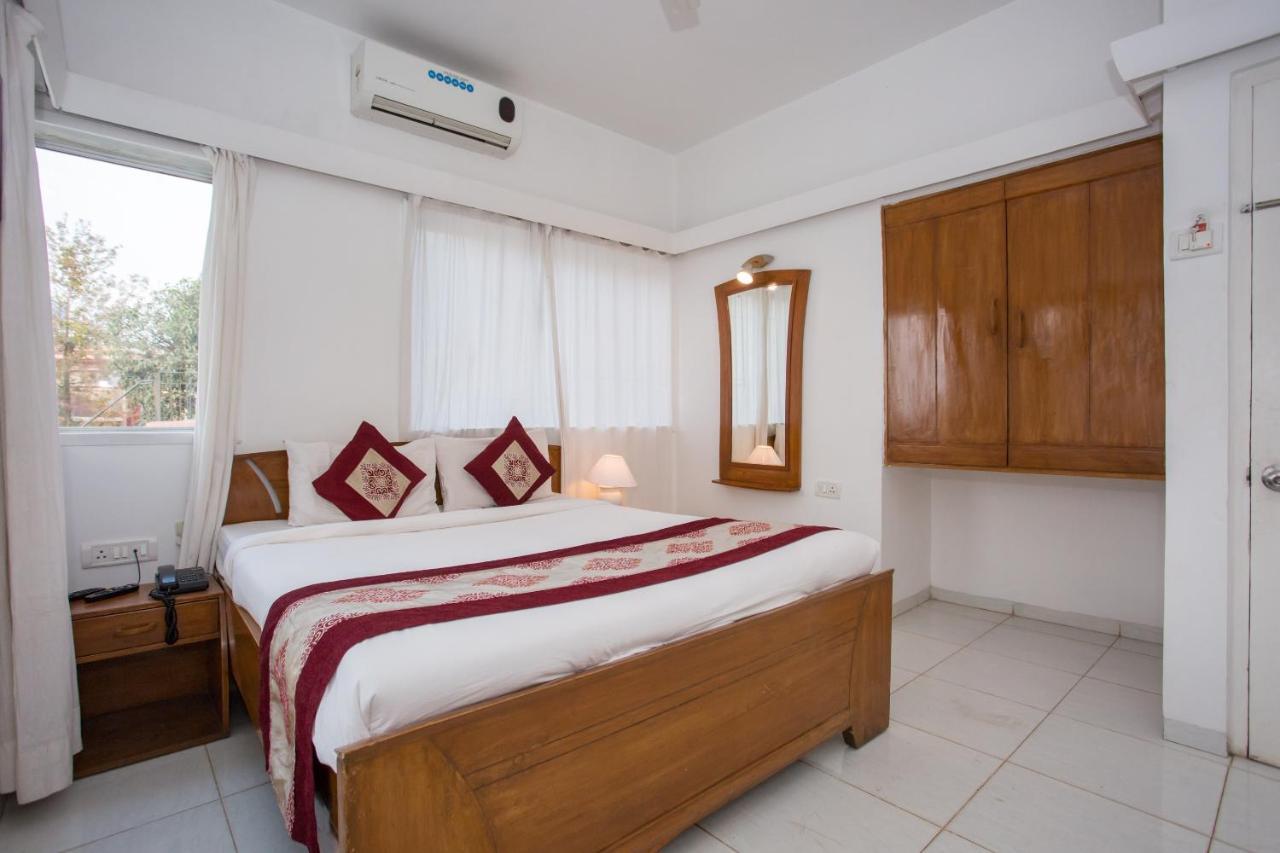 Oyo Flagship Hotel Silver Nest Панчгани Екстериор снимка